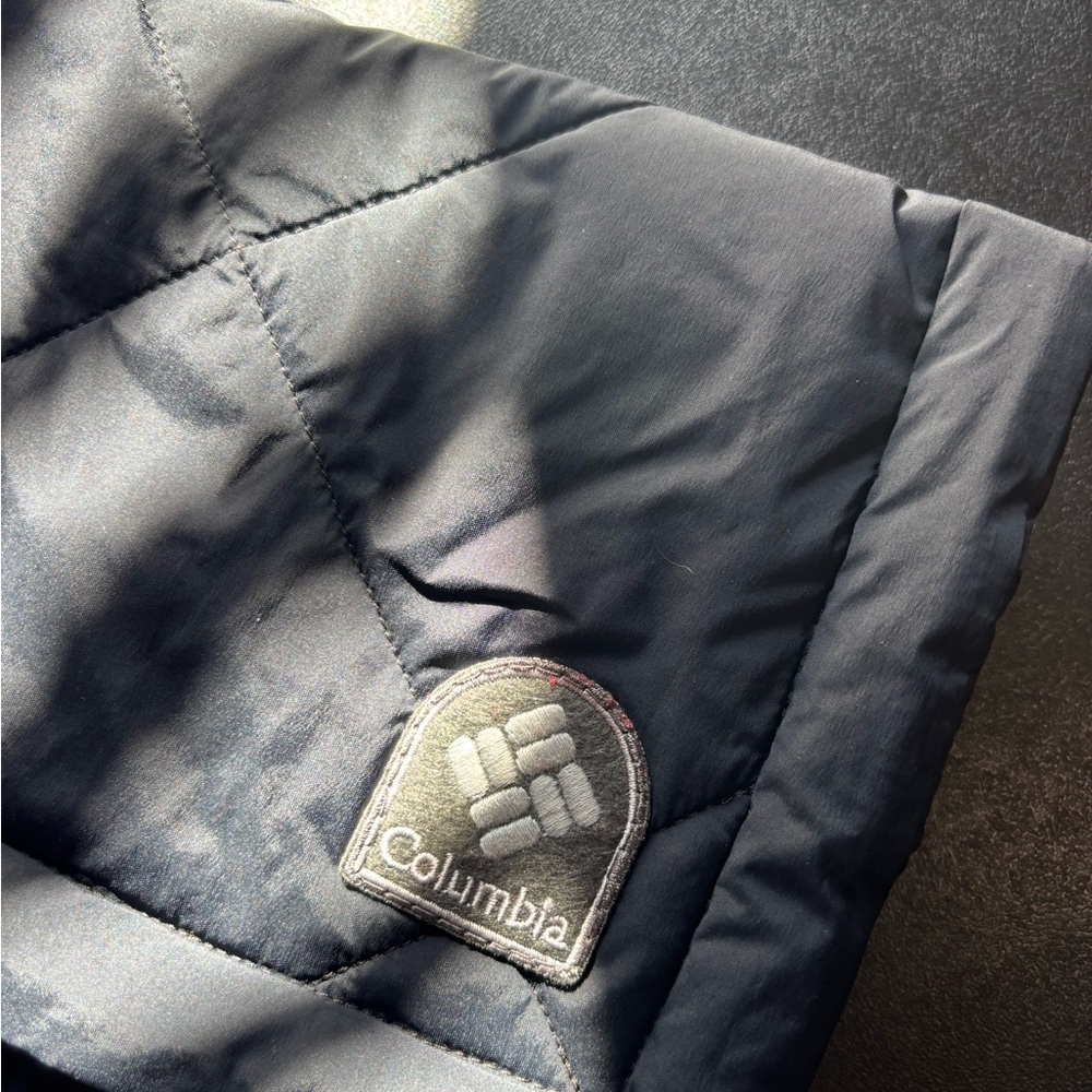 Columbia nylon scarf